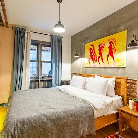 Missafir Well-designed With Calming Backyard In The Heart Of Nisantasi, Sisli Apartment *
