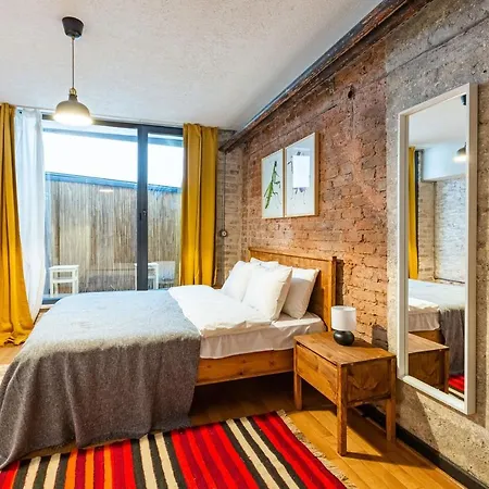 Apartment Missafir Well-designed With Calming Backyard In The Heart Of Nisantasi, Sisli Istanbul